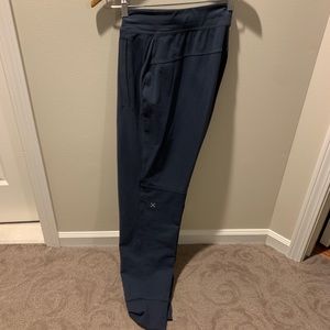 lululemon Intent Jogger *melanite grey, RARE 🚨